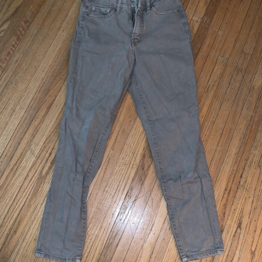 LIGHT GRAY OLD NAVY JEANS